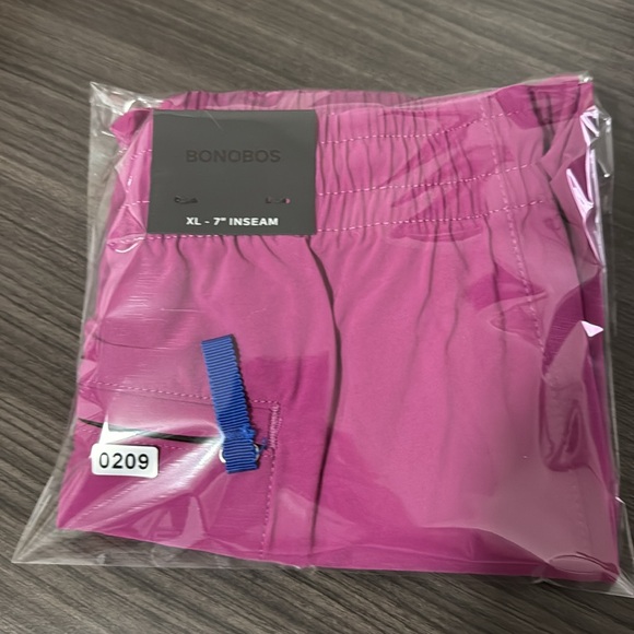 NWT! Bonobos Rec Shorts‎ in Very Berry - Picture 12 of 12